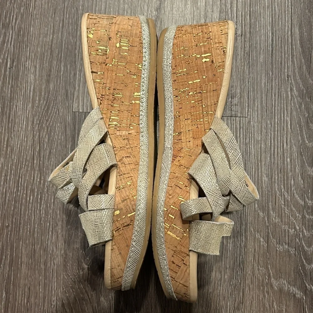 Donald Pliner Wedge Almond Toe Strappy Sandals Gold Glitter Size 7.5